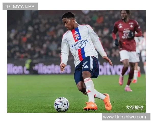 足总杯国米逆转里昂争议判罚引发全场热议与球迷怒火